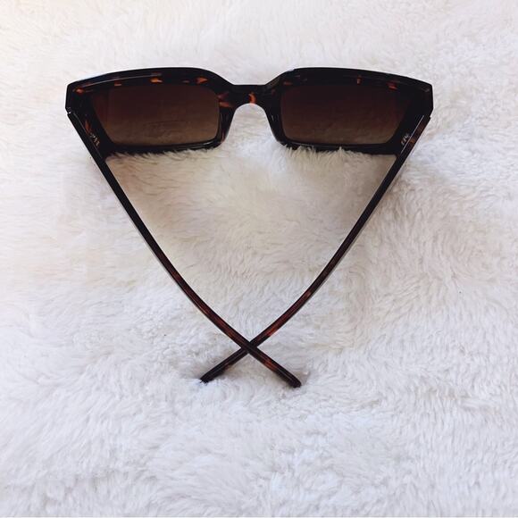 Fiona Brown Oversized Rectangle Thick Sunglasses - Picture 12 of 12